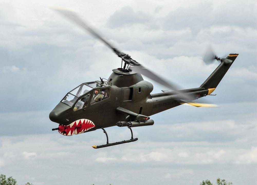AH-1 Cobra Helikopter fliegen